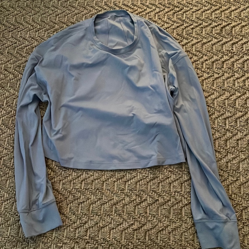 Light blue cropped Lululemon top